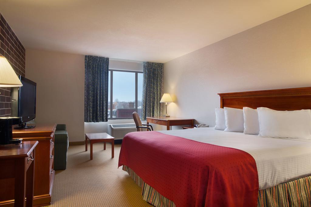 Best Western Plus Executive Residency Waterloo & Cedar Falls Exteriér fotografie